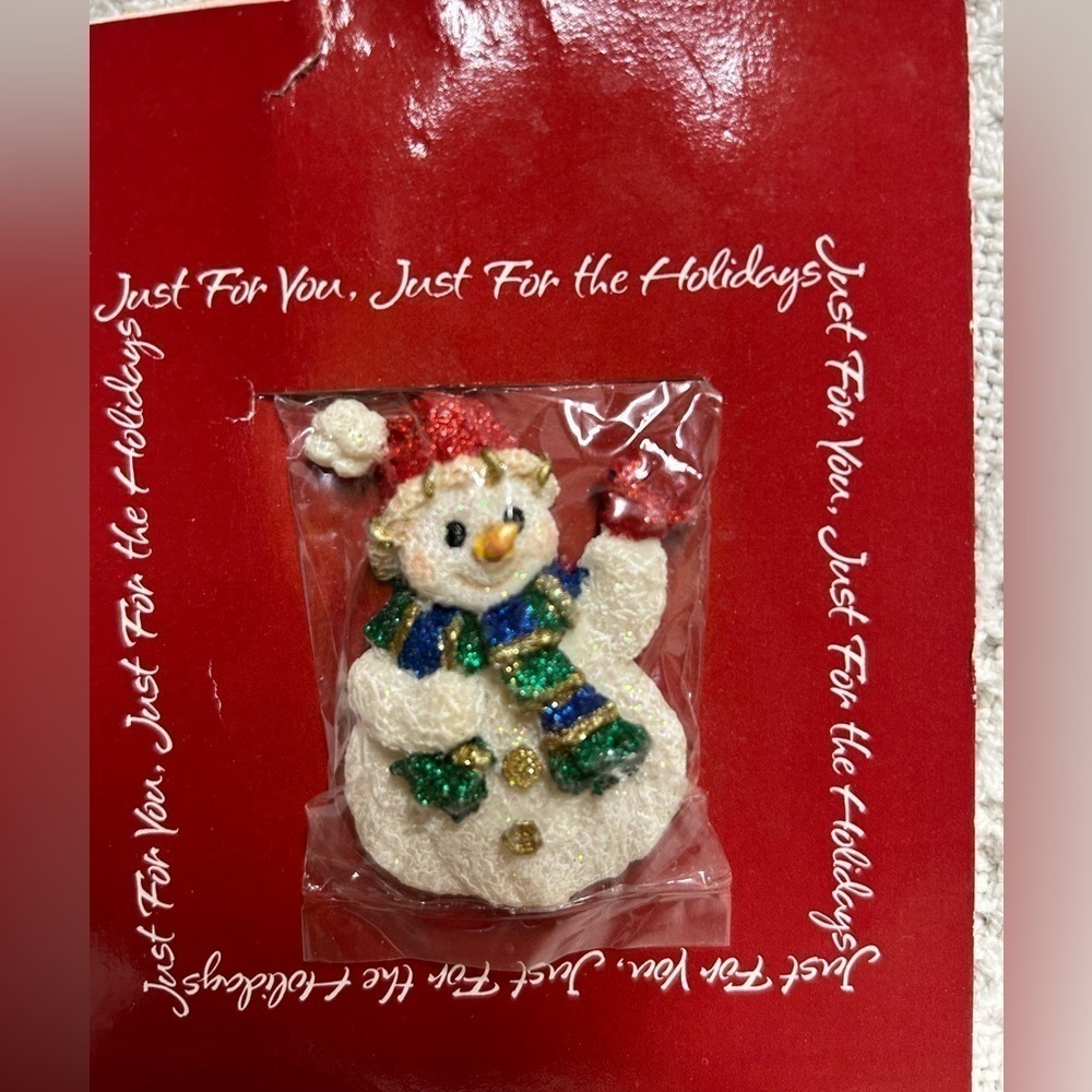 American Greetings PIN Christmas Vintage SNOWMAN CARDINAL Bird 1980sBrooch NEW